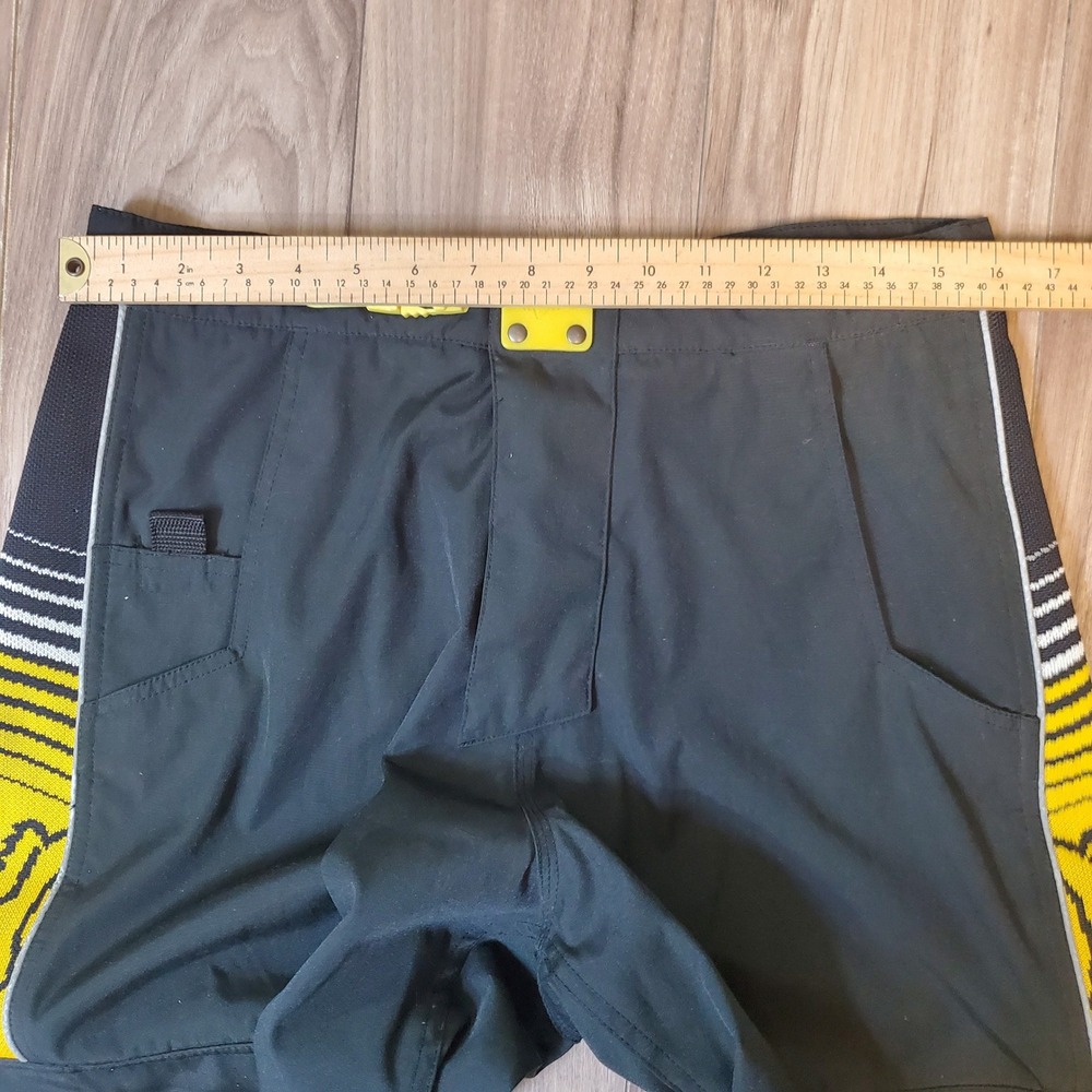 Fox Racing MTB Riding Shorts Sz 32 Ranger Style Ratcheting Waist Cargo Pockets - Picture 12 of 16